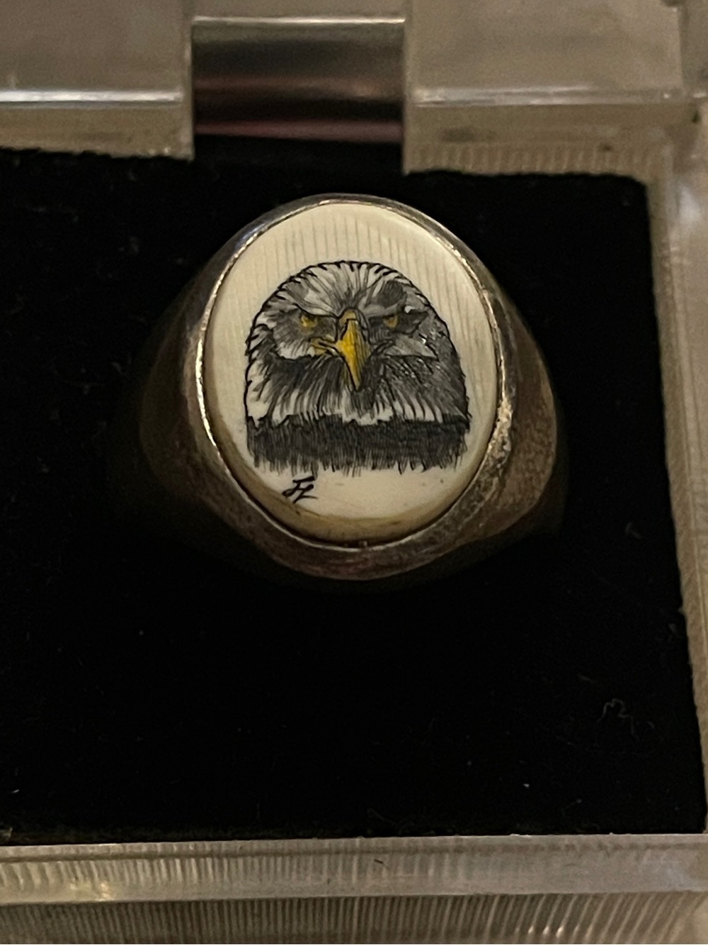 Vintage D.L. CO Sterling Silver Mammoth Ivory Scrimshaw Eagle Sz 11 Ring